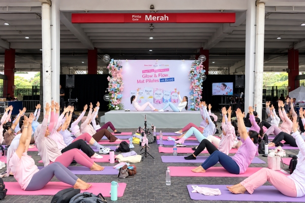 Female Daily pilates Female Daily pilates